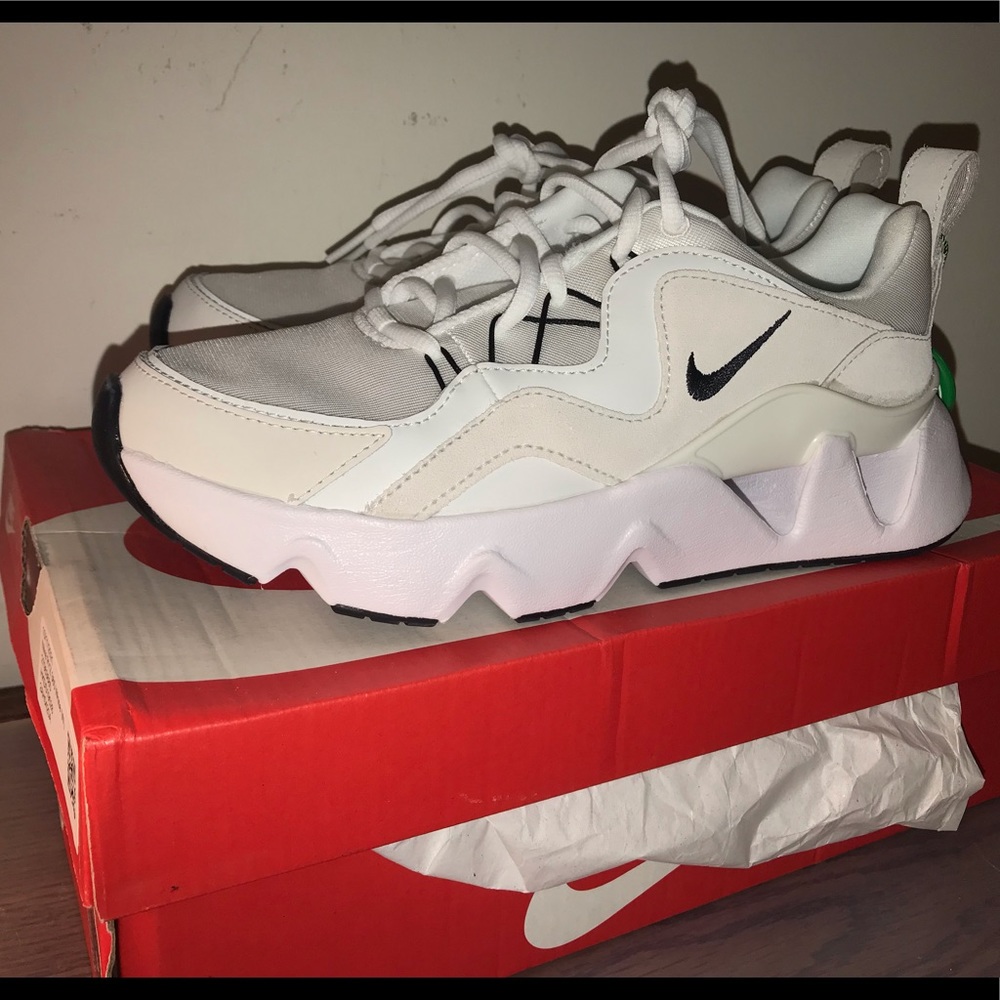 Nike RYZ 365 in Summit White
